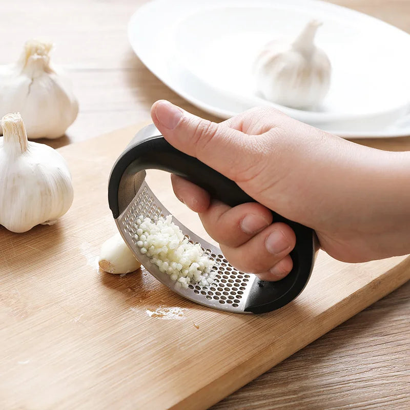 Garlic Mincer Kitchen Gadgets Fruit Vegetable Tools Manual Stainless Steel Curve Squeezer  Press Household Chopping Ginger